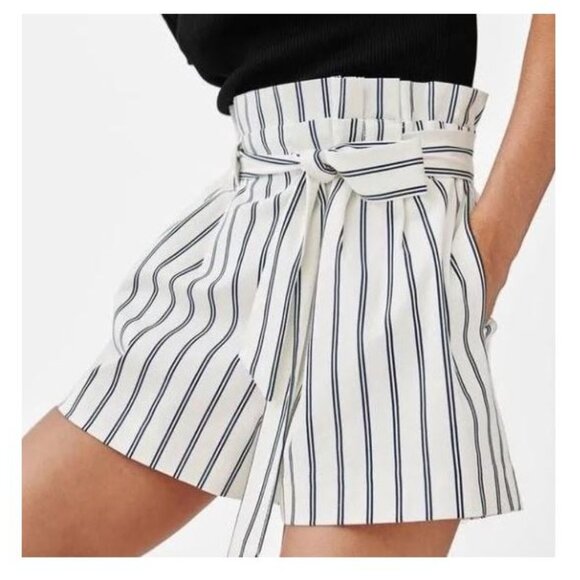 ZARA - High waisted white & navy striped shorts with front tie - Picture 4 of 10
